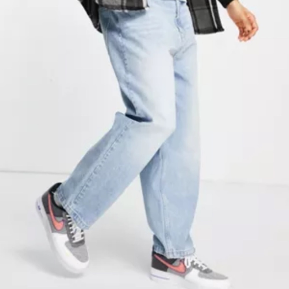 Bershka Wide Leg Balloon Fit Jeans In Mid Blue